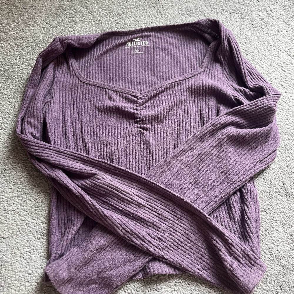 Hollister top